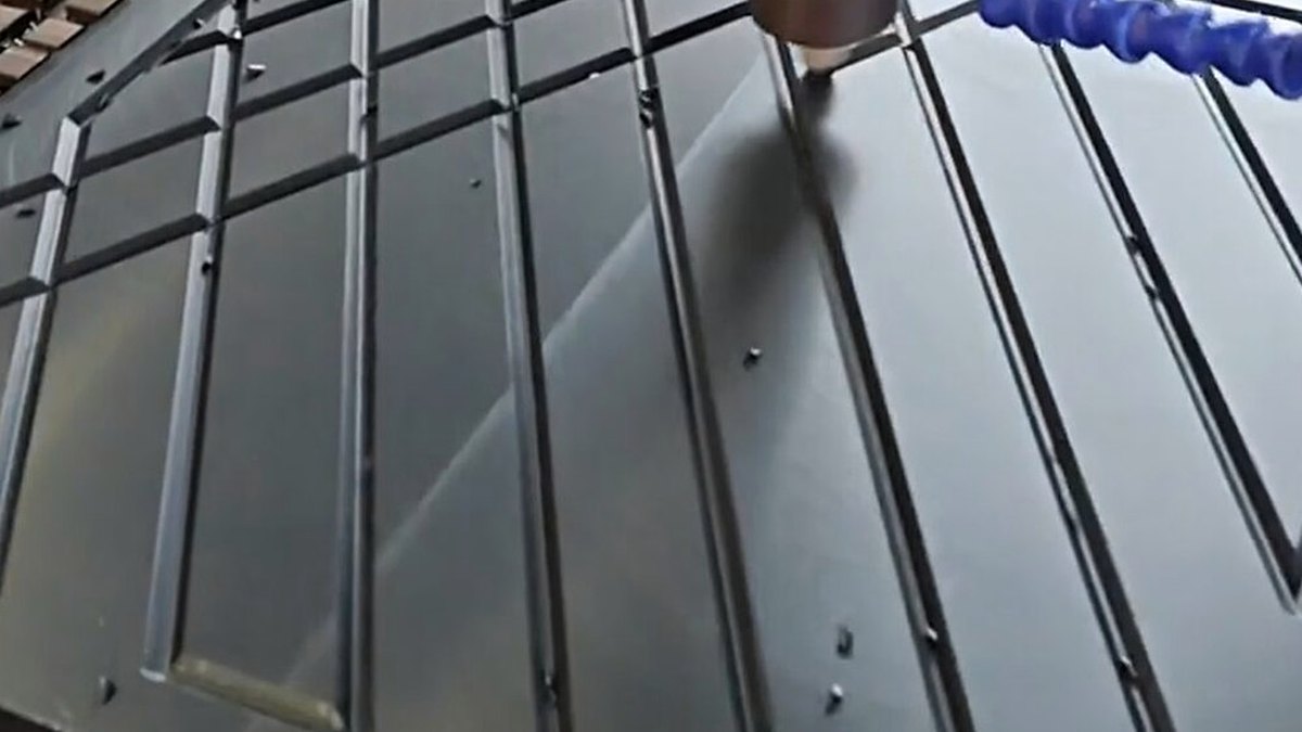 UHMWPE衬板板面纹理、沟槽加工和厚度状态检查，嘉创塑业官网实拍素材